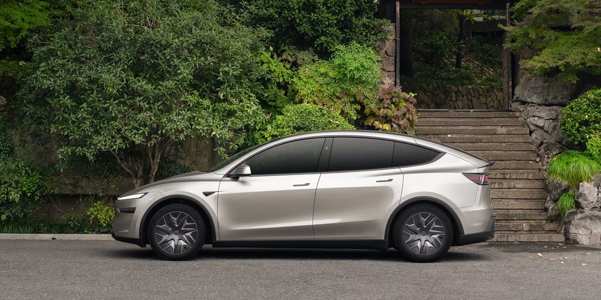 新型 Model Y Long 外観